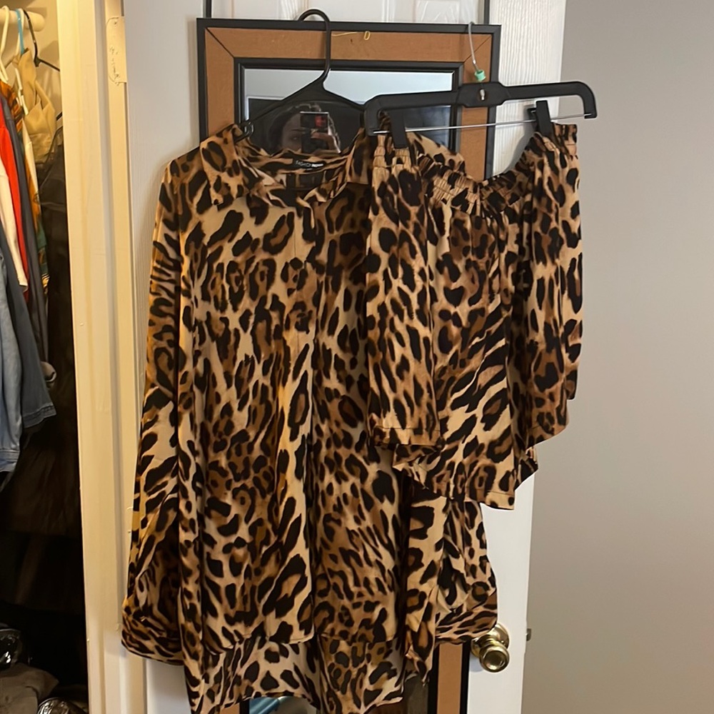2 piece leopard print short set